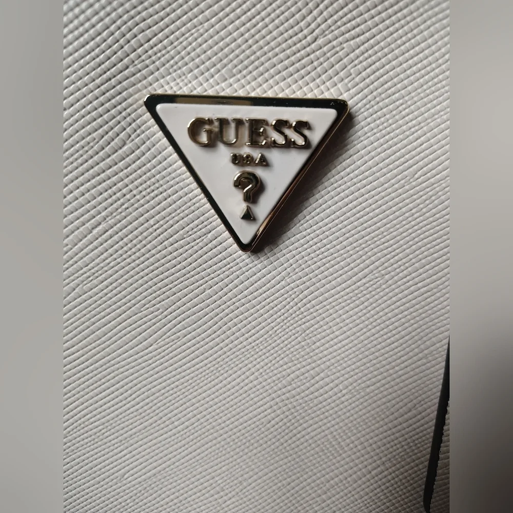 Guess Light Pink Shoulder Bag - New Without Tags - Picture 3 of 8